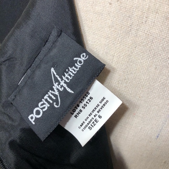 Ladies Dress - Picture 3 of 3